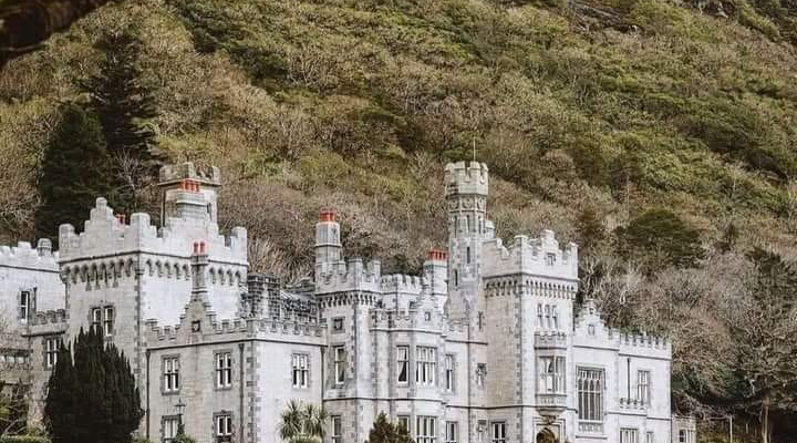 Kylemore Abbey Castle, Ireland! - Historical News